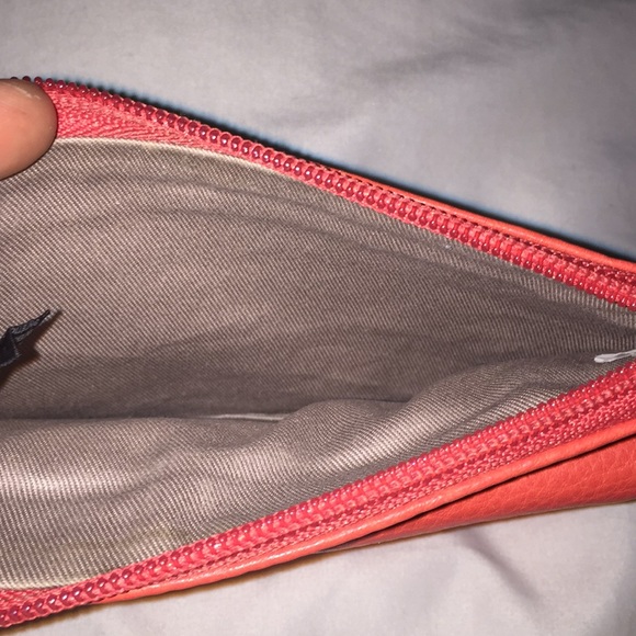 FOSSIL // Red-Orange LEATHER Wallet - Picture 7 of 7